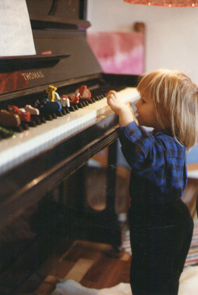 Martina Padinger mit ihren Klaviertieren